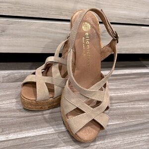 💗NWOT Sexy Eric Michael Wedges in Size 6 Handmade in Spain 🇪🇸 Desert Tan 🐫